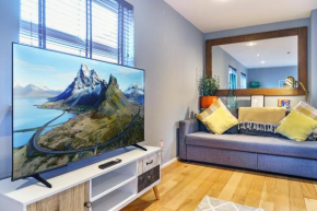 2BR Next to City Centre Queens Uni w Spa Bath Pass the Keys